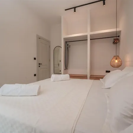 Gizz Apartmanhotel *